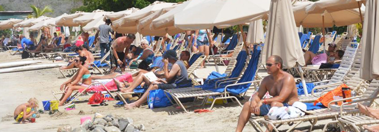 reggae-beach-crowd-2